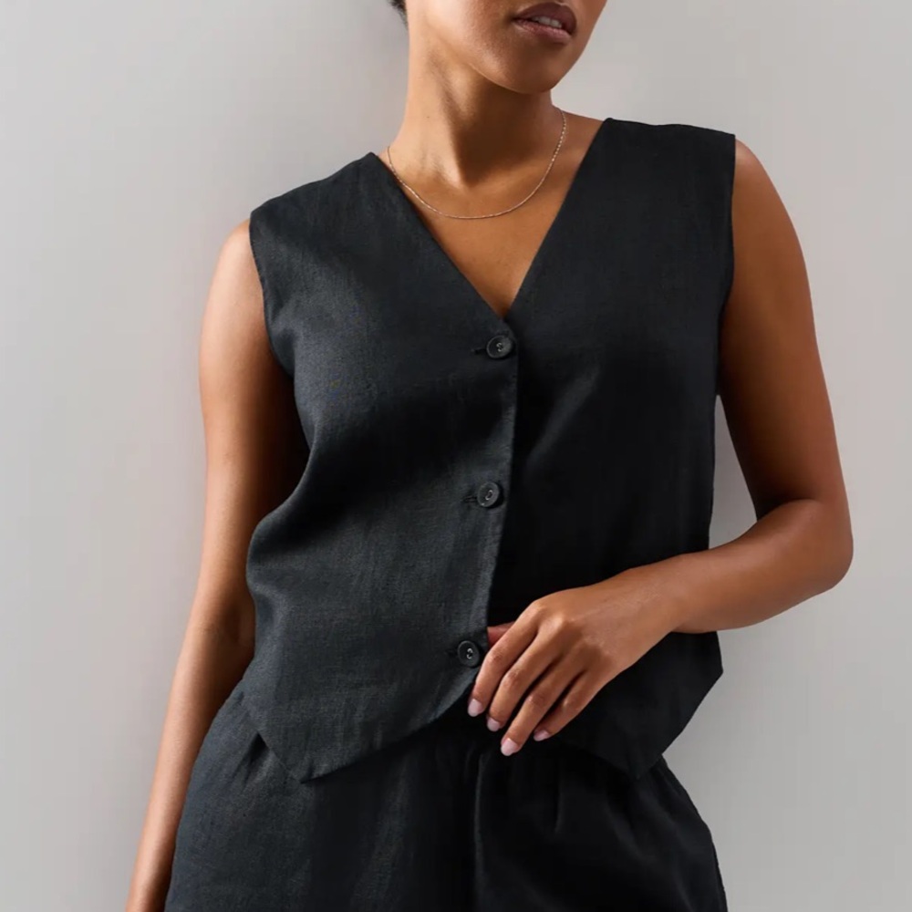 🖤Linen Sleeveless Button-Up Vest.